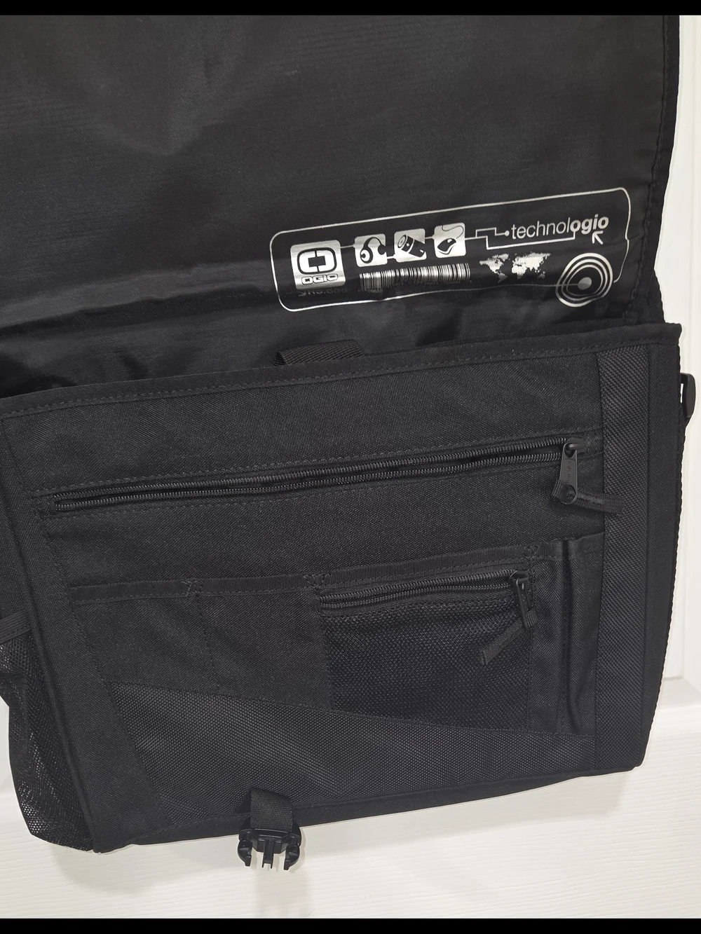 OGIO Vault Messenger Bag in Black with Pockets